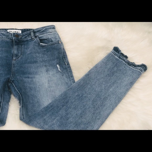 DL1961 Mara Instasculpt Straight Ankle with frayed and split ankle Size: 28 - Picture 3 of 12